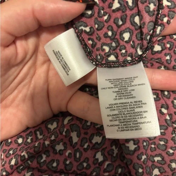 ANNE KLEIN ANIMAL PRINT BURGUNDY BLOUSE - Picture 2 of 5